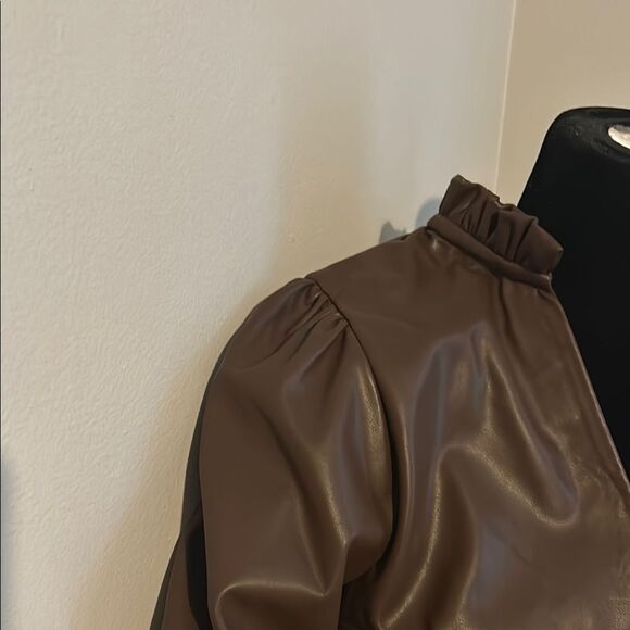 NWT Crown & Ivy Brown Boxy Blouse - Picture 5 of 9